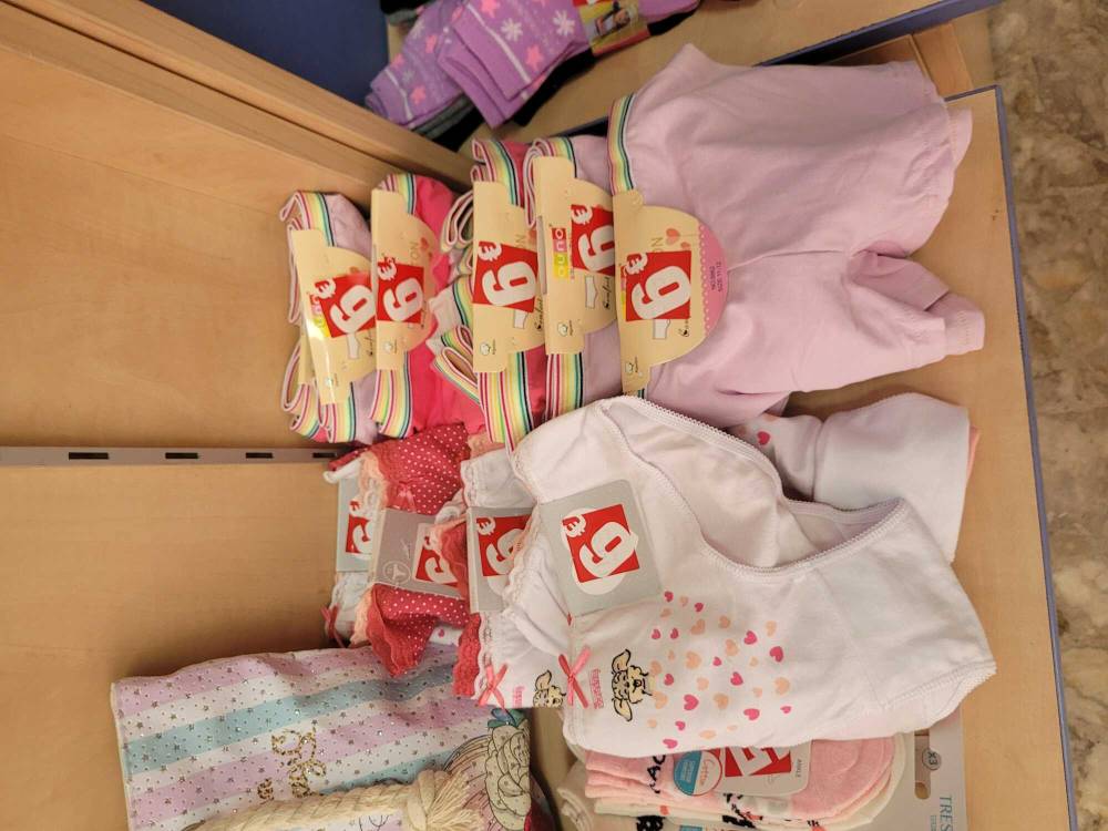 Boutique de vêtements pour enfants à Saint-Laurent-de-la-Salanque df